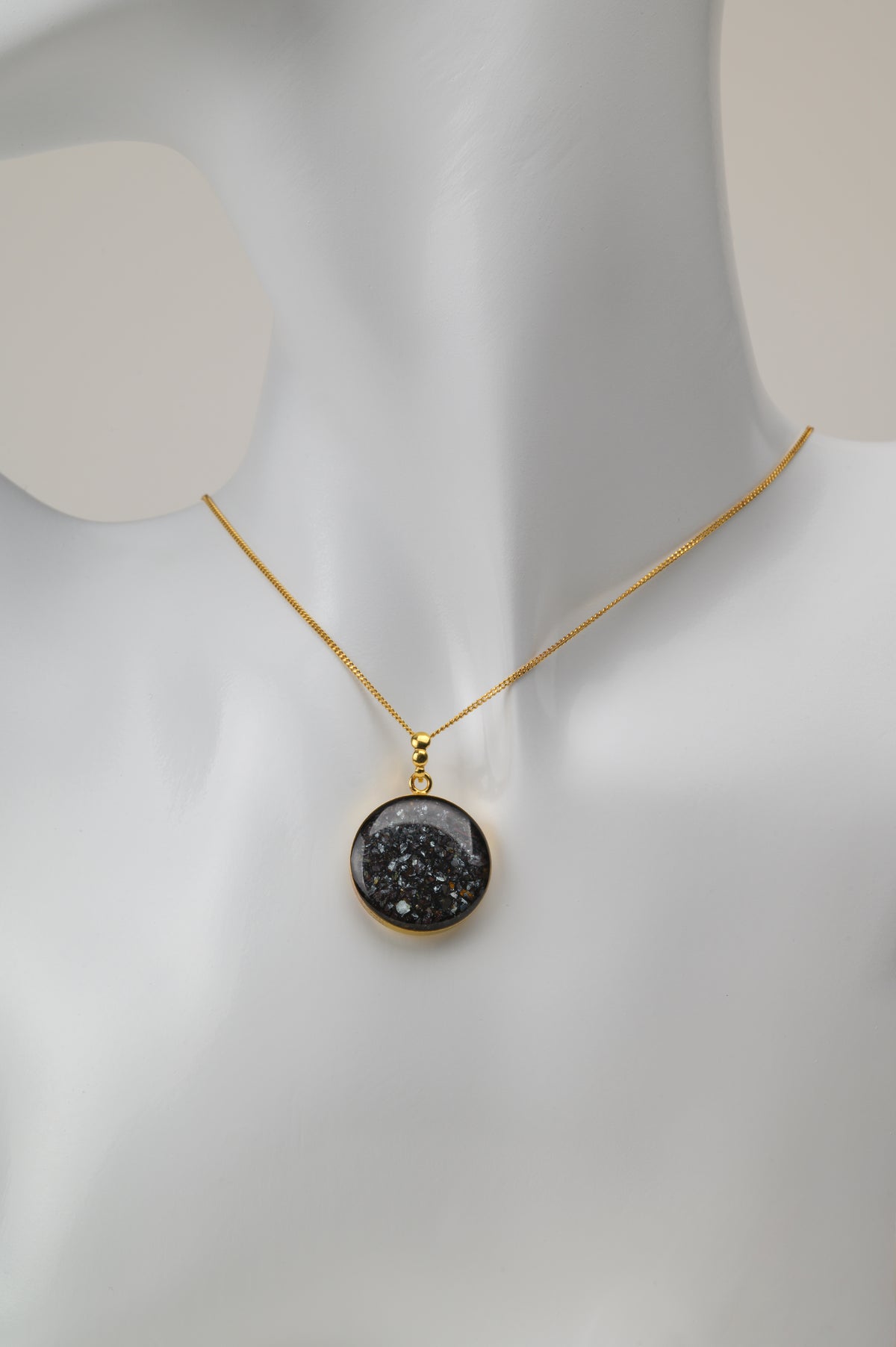 Medaillon 925er Sterlingsilber 24k Gelbgold vergoldet 25mm mit Elba Hämatit