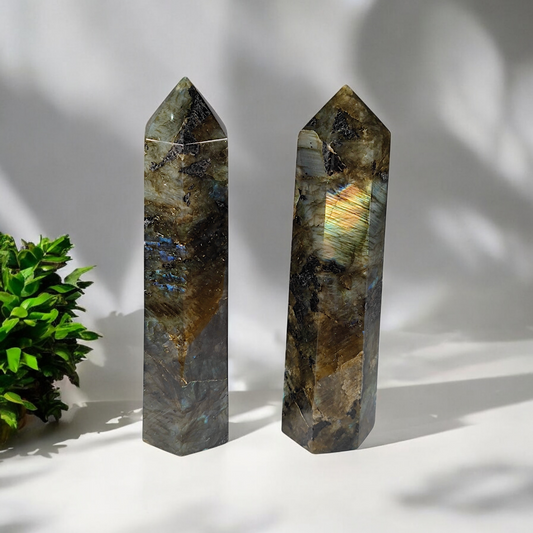 Labradorit Obelisk